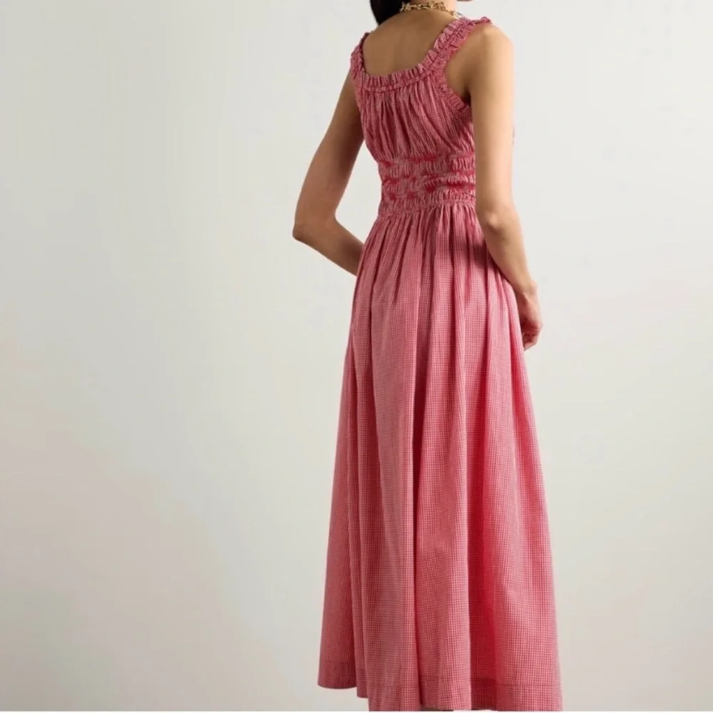 Doen Emmaretta Dress in Cerise Paris Gingham Sleeveless Smocked Midi Dress - Picture 2 of 6